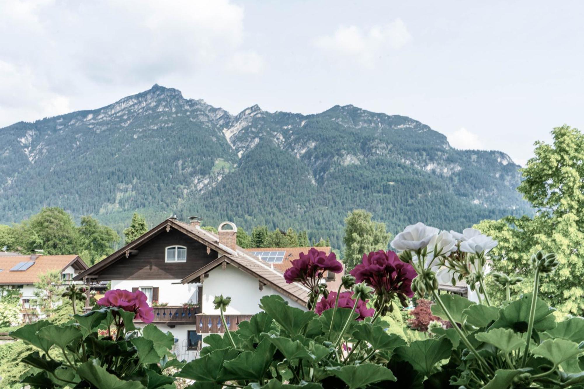 Gästehaus Quirin Garmisch-Partenkirchen Exterior foto